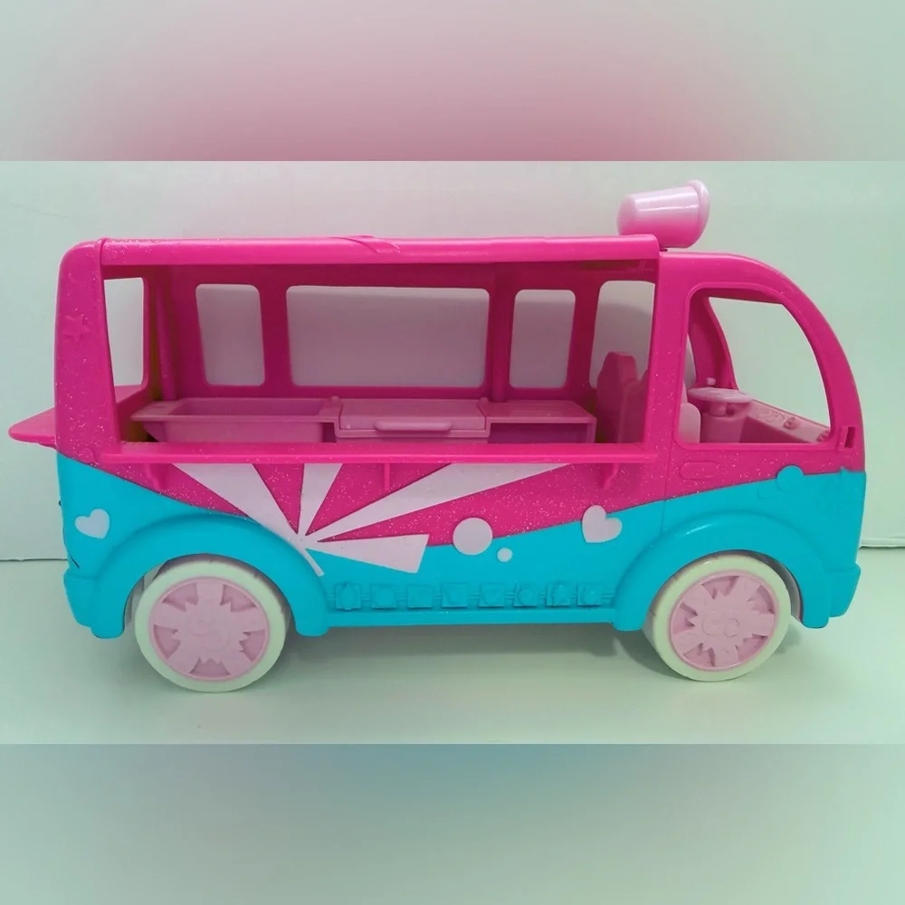 Shopkins Glitzi Ice Cream Truck playset from Moose Toys - Picture 3 of 11